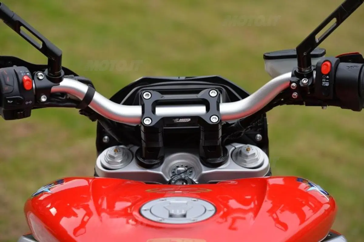 MV Agusta Rivale 800 (47)