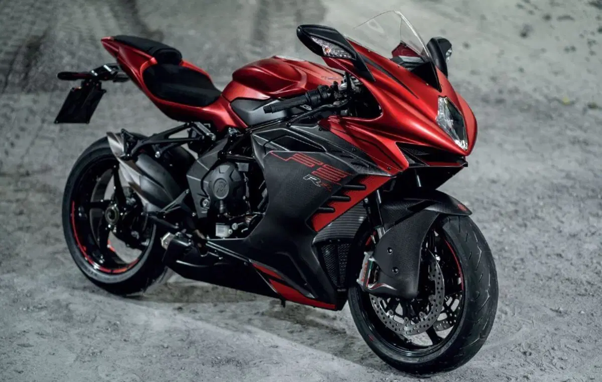 MV Agusta F3 800 RR 2022. Nuova aerodinamica e kit racing (2)