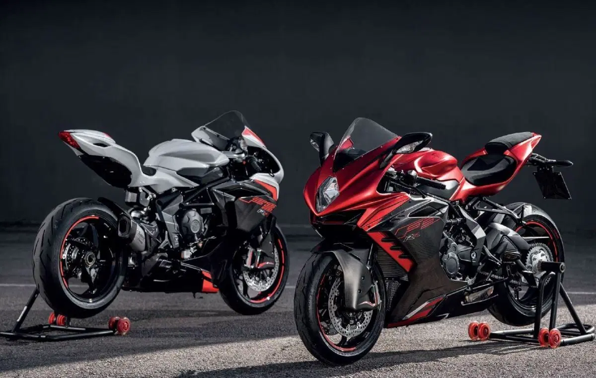 MV Agusta F3 800 RR 2022. Nuova aerodinamica e kit racing (3)