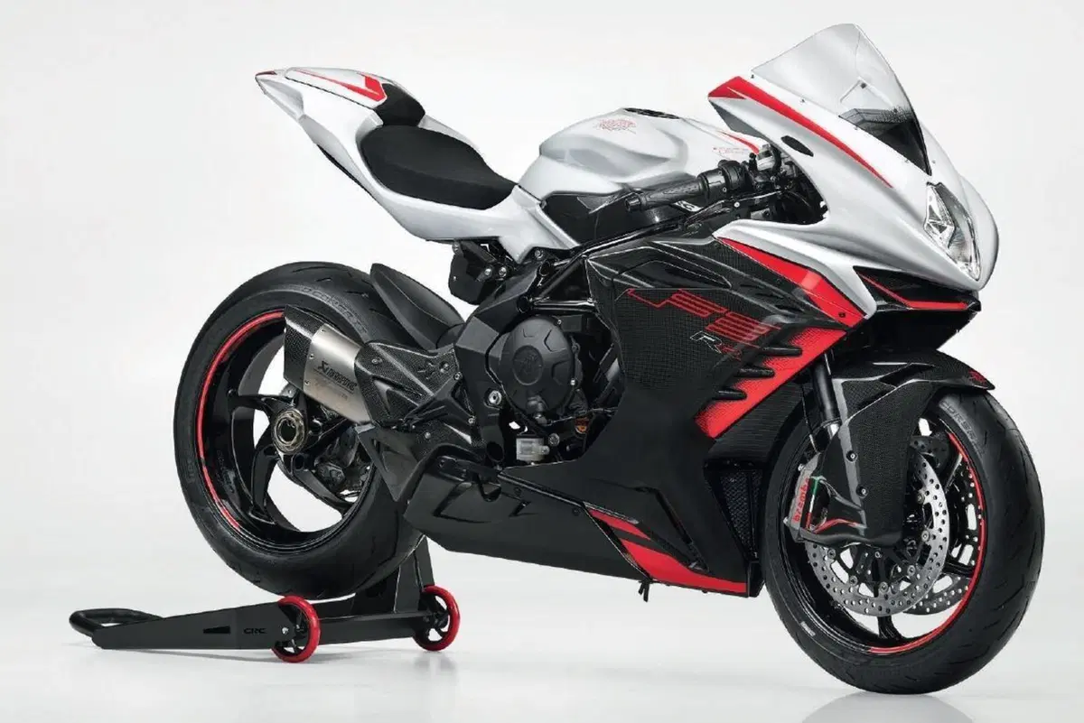 MV Agusta F3 800 RR 2022. Nuova aerodinamica e kit racing (5)