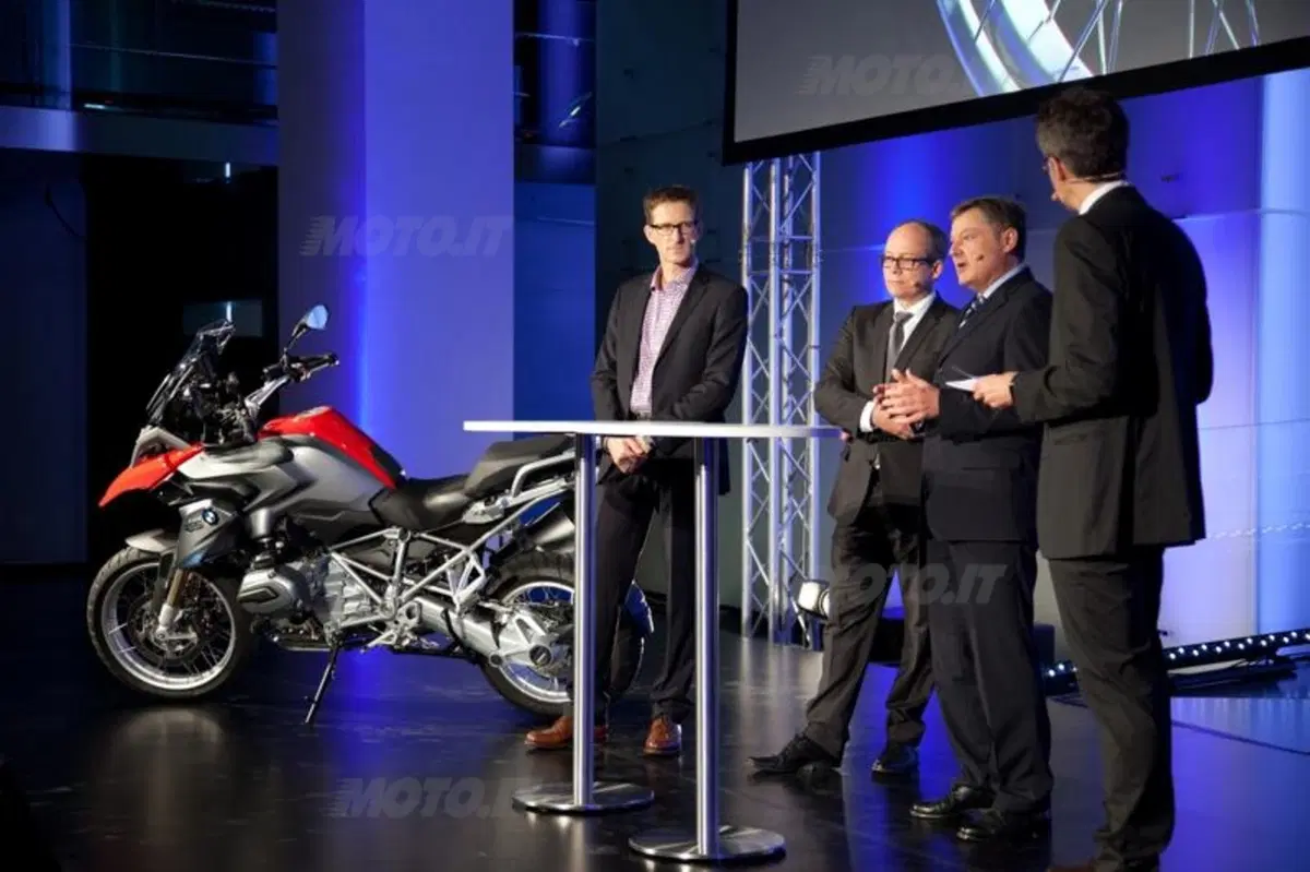 BMW Motorrad, una strada lunga 90 anni