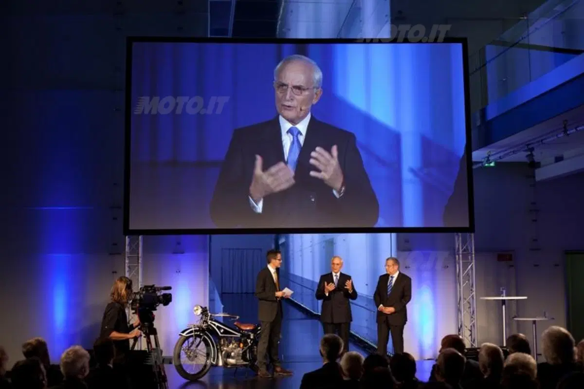 BMW Motorrad, una strada lunga 90 anni (3)