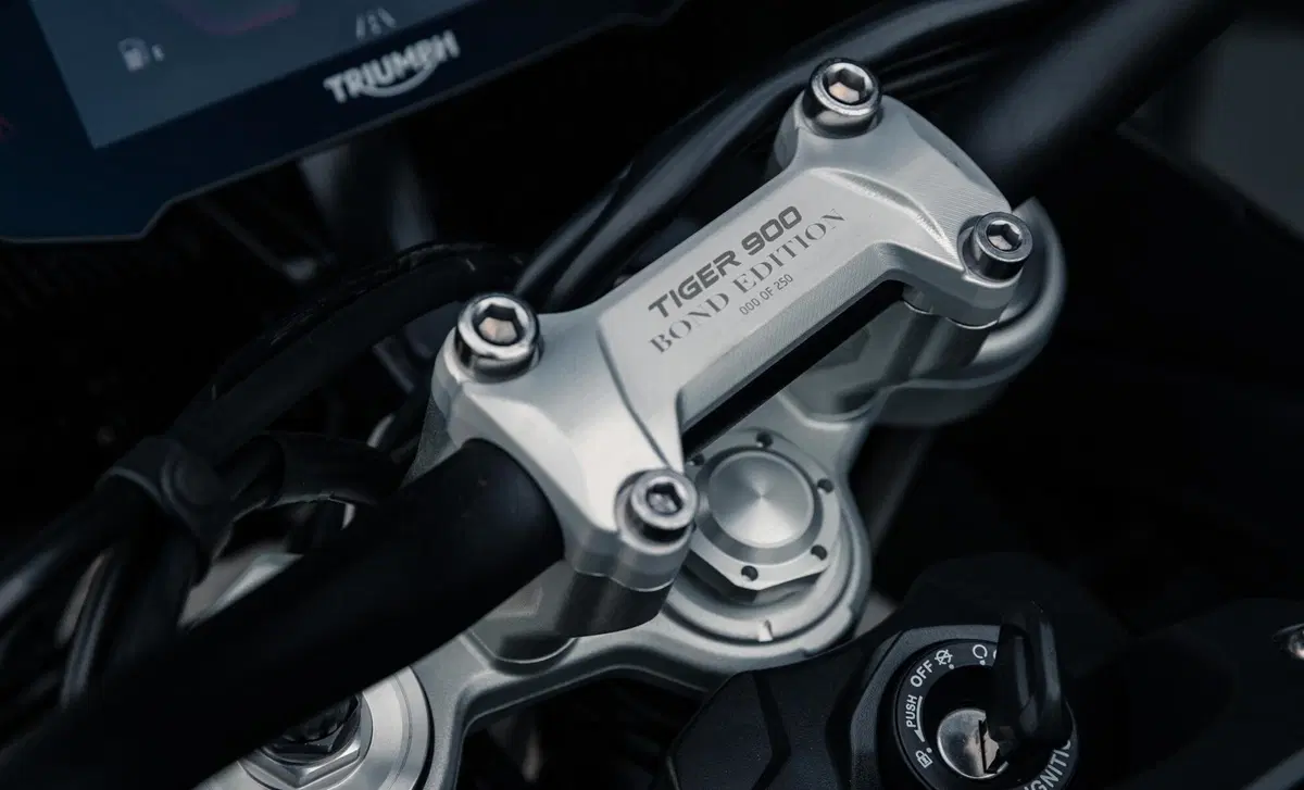 Triumph Tiger 900 Tiger 900 Bond Edition (2021 - 23) (12)
