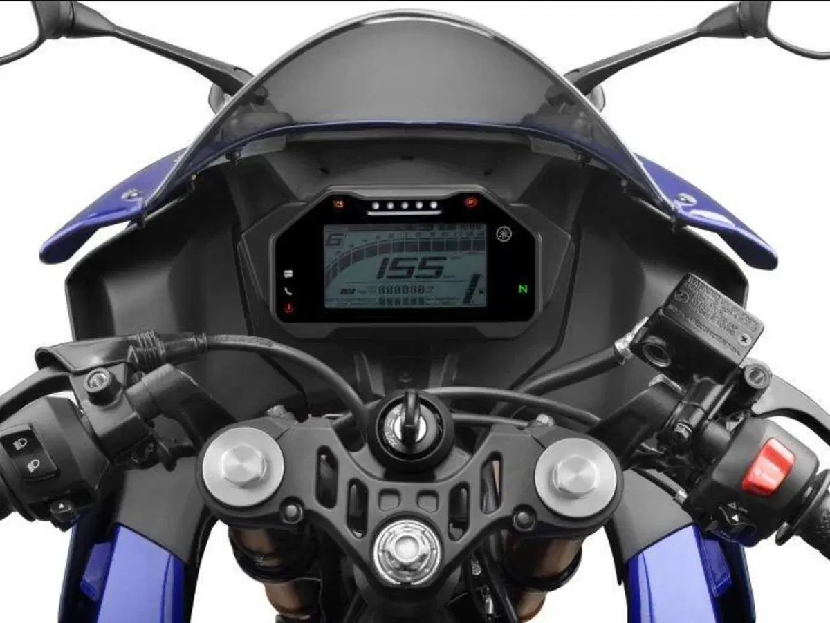 Le Yamaha R15 e R15M, versione 4.0, lanciate in India (3)