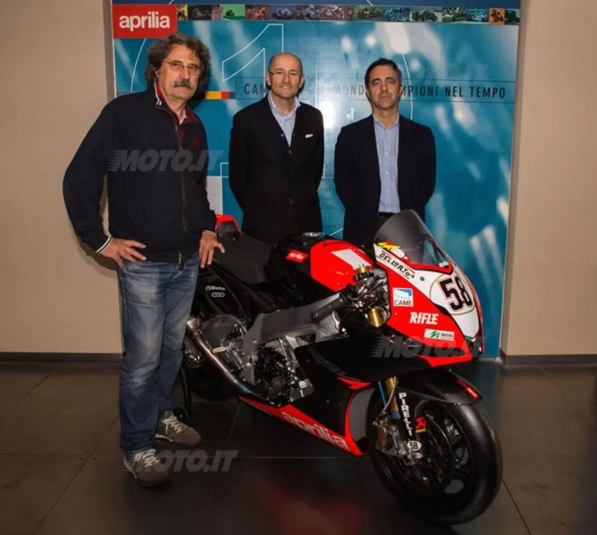 Consegnata alla Fondazione Simoncelli  l'Aprilia con la quale il Sic corse in SBK  (2)