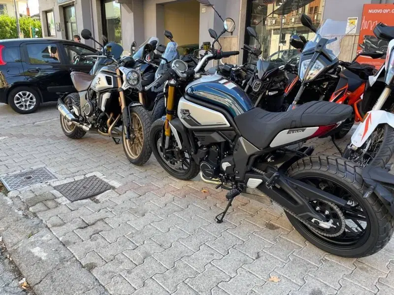 CFMOTO 700CL-X Heritage (2021 - 26) (2)