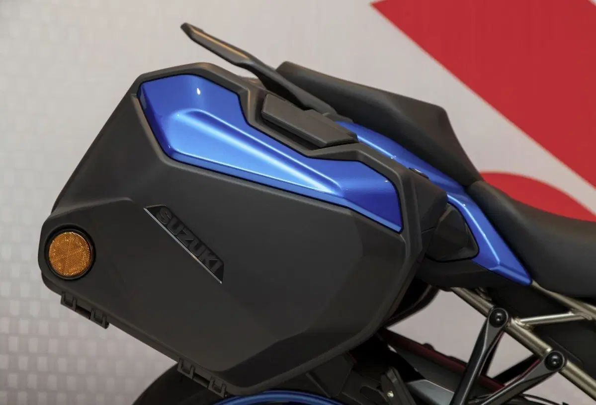 Suzuki GSX-S 1000GT 2022. Dati e prezzo della nuova sport touring (10)