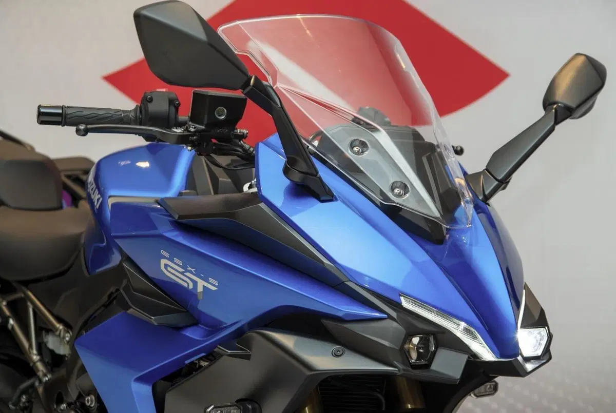 Suzuki GSX-S 1000GT 2022. Dati e prezzo della nuova sport touring (7)