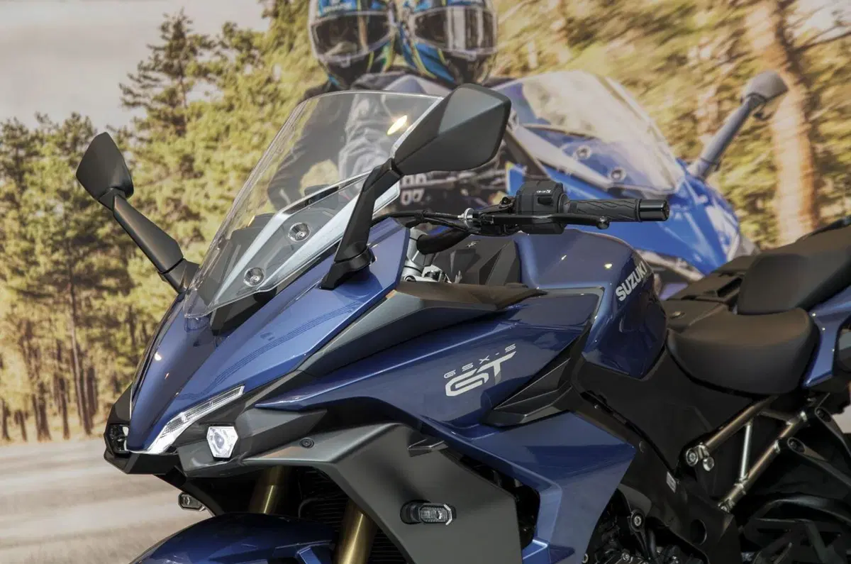 Suzuki GSX-S 1000GT 2022. Dati e prezzo della nuova sport touring (5)