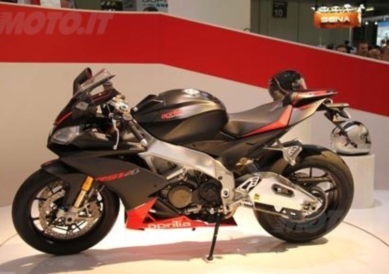 EICMA 2013. Aprilia RSV4 R ABS e Factory ABS