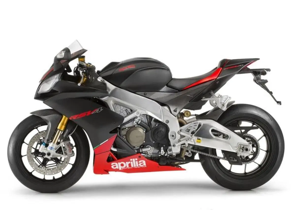 EICMA 2013. Aprilia RSV4 R ABS e Factory ABS (8)