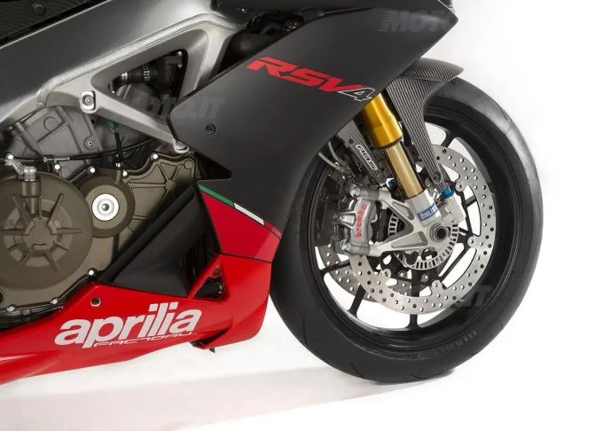 EICMA 2013. Aprilia RSV4 R ABS e Factory ABS (10)