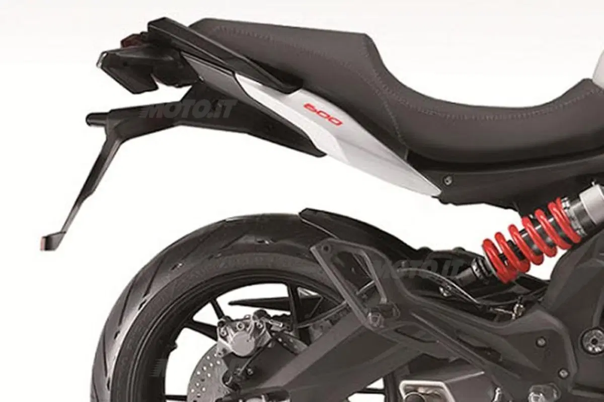 EICMA 2013. Benelli BN 600 GT (6)
