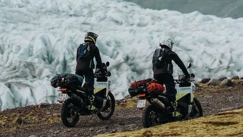 Husqvarna Norden 901. Islanda Episodio 2. La presentazione a ottobre [VIDEO]