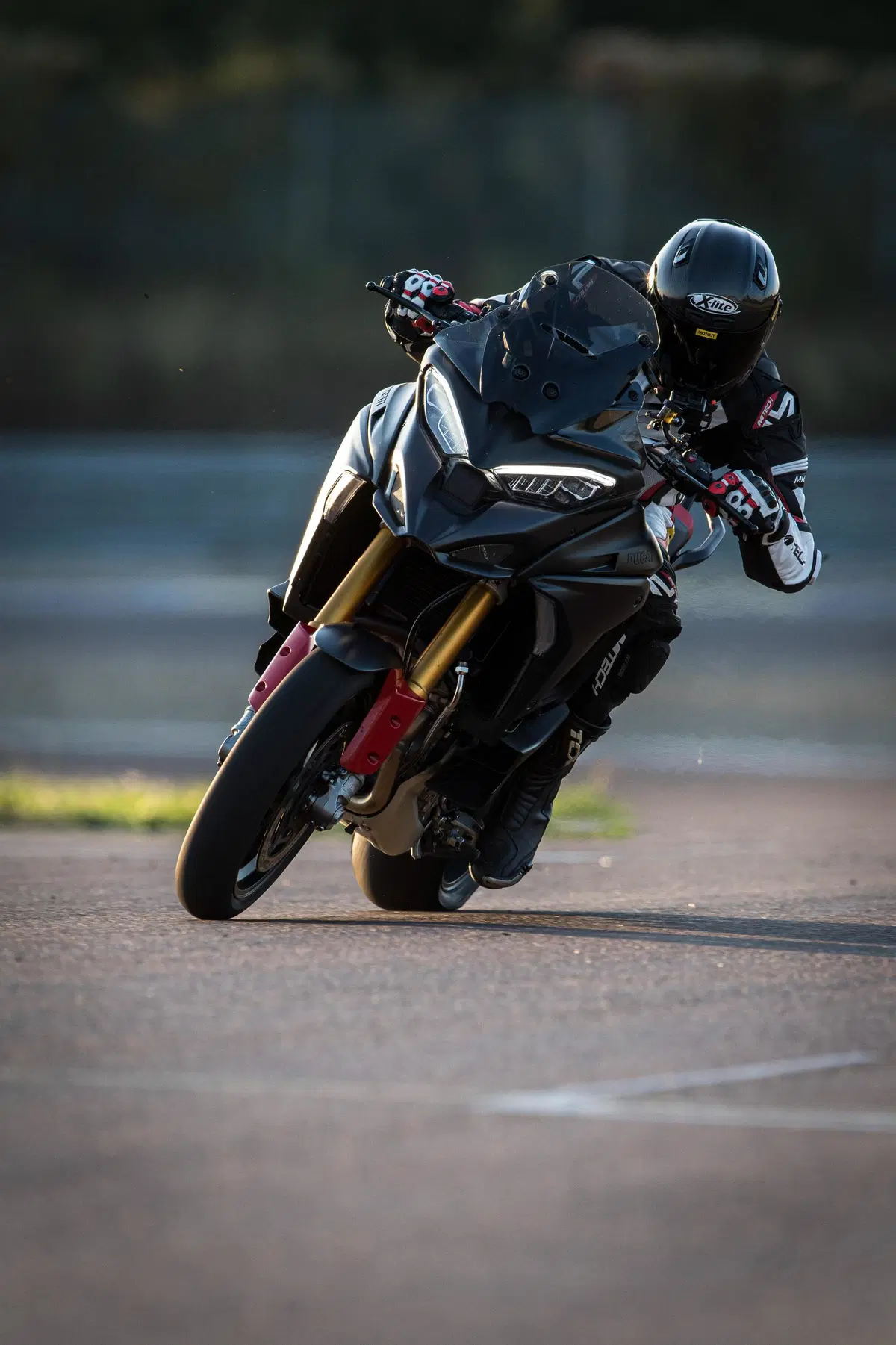 ESCLUSIVO! Abbiamo provato la Ducati Multistrada Pikes Peak V4: TEST in pista (10)