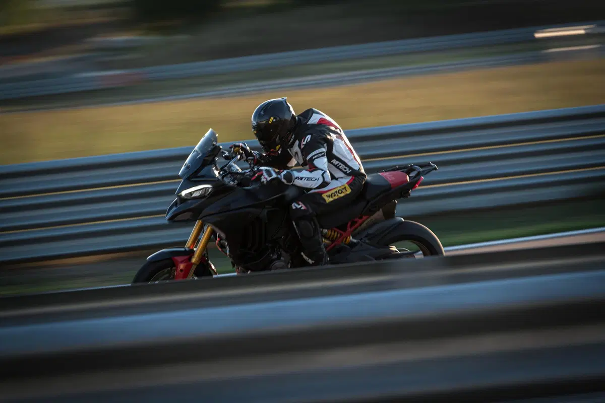 ESCLUSIVO! Abbiamo provato la Ducati Multistrada Pikes Peak V4: TEST in pista (11)