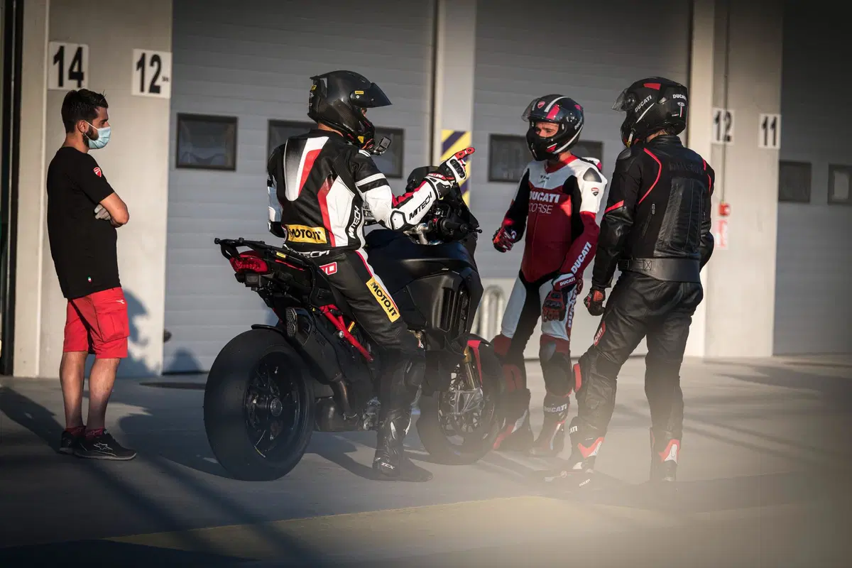 ESCLUSIVO! Abbiamo provato la Ducati Multistrada Pikes Peak V4: TEST in pista (4)