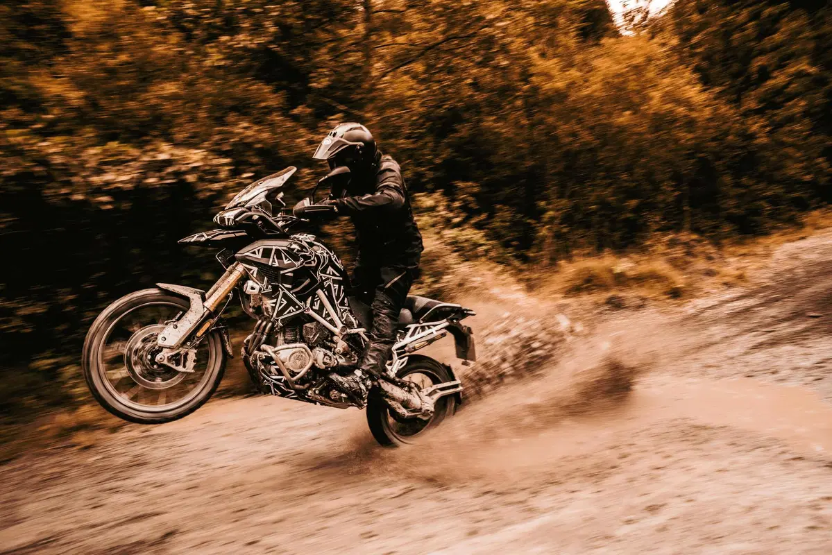 Triumph Tiger 1200 2022: prime foto! Esclusivo (2)