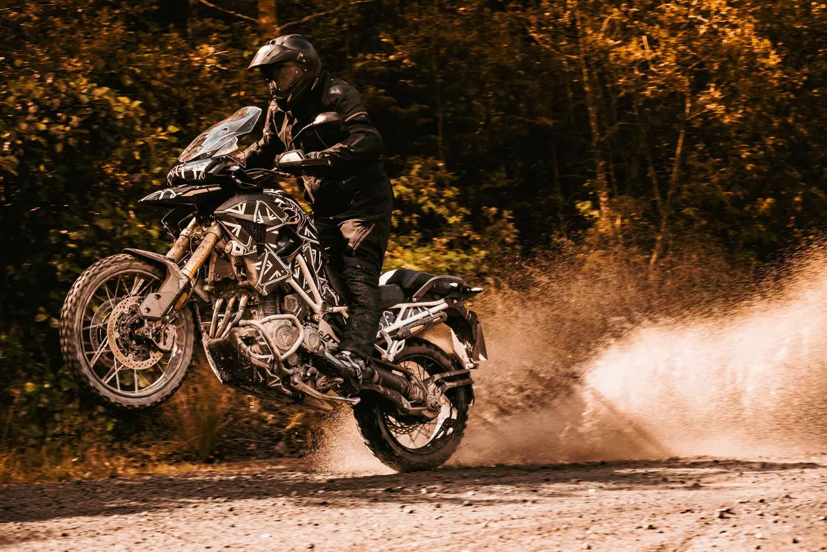 Triumph Tiger 1200 2022: prime foto! Esclusivo (3)