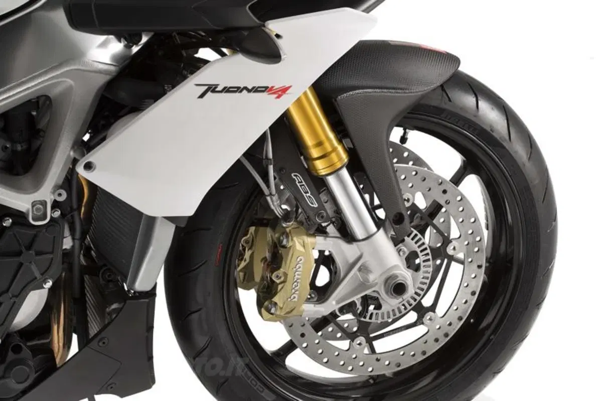EICMA 2013. Aprilia Tuono V4 R ABS (3)