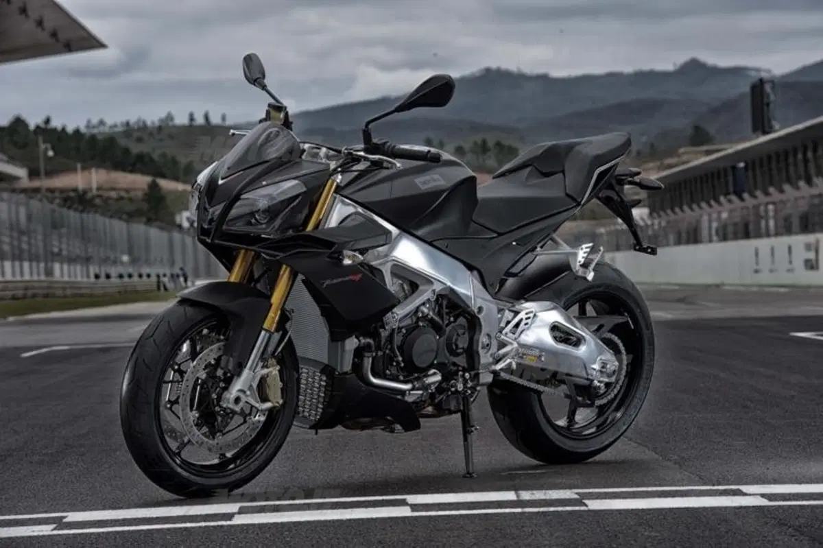 EICMA 2013. Aprilia Tuono V4 R ABS (5)