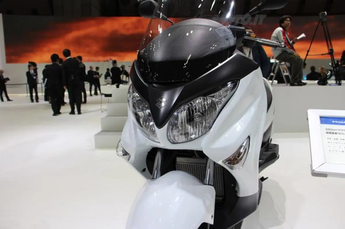 Suzuki: al Tokyo Motor show il ritorno del turbo e una fun-bike elettrica (12)