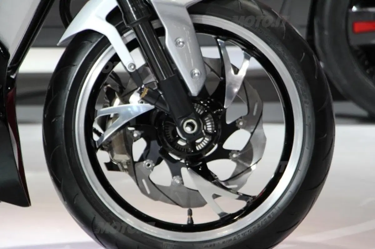Suzuki: al Tokyo Motor show il ritorno del turbo e una fun-bike elettrica (32)