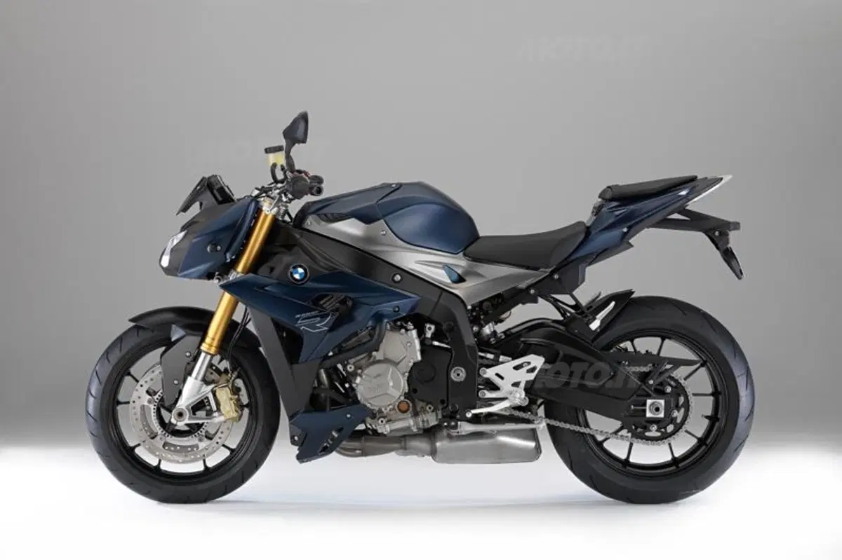 EICMA 2013: BMW S1000R (11)