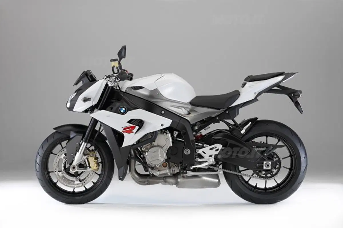 EICMA 2013: BMW S1000R (12)