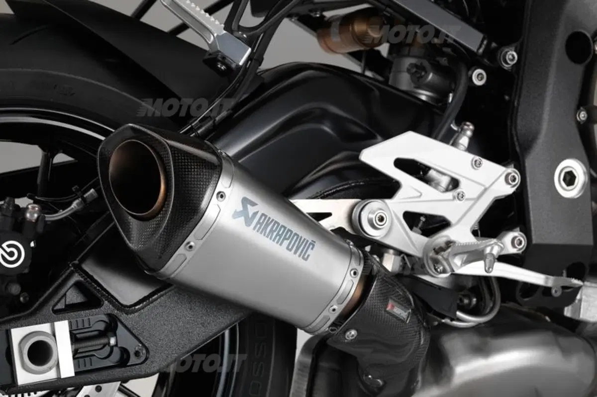EICMA 2013: BMW S1000R (18)