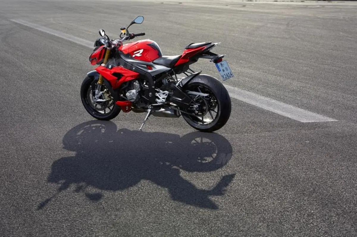 EICMA 2013: BMW S1000R (20)