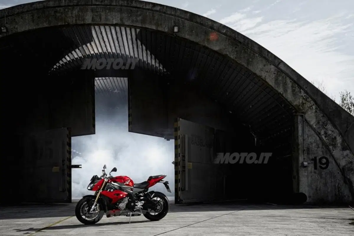 EICMA 2013: BMW S1000R (25)