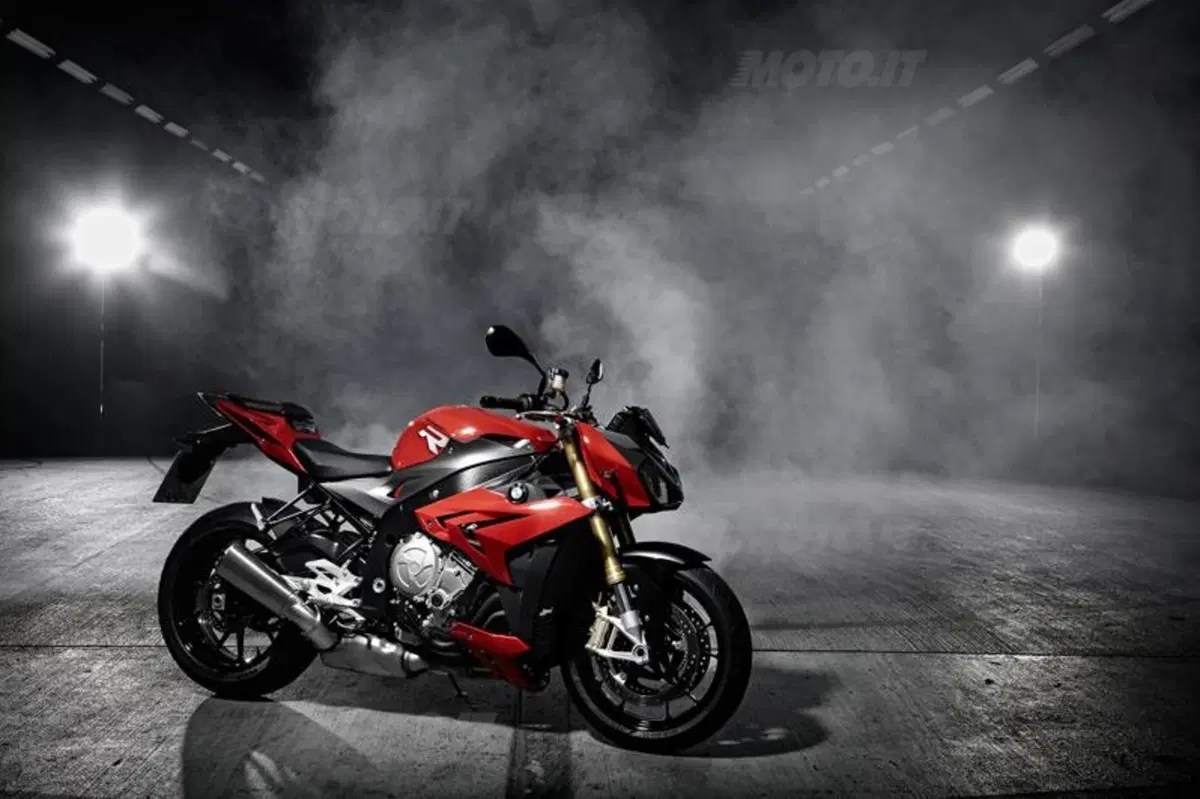 EICMA 2013: BMW S1000R (26)