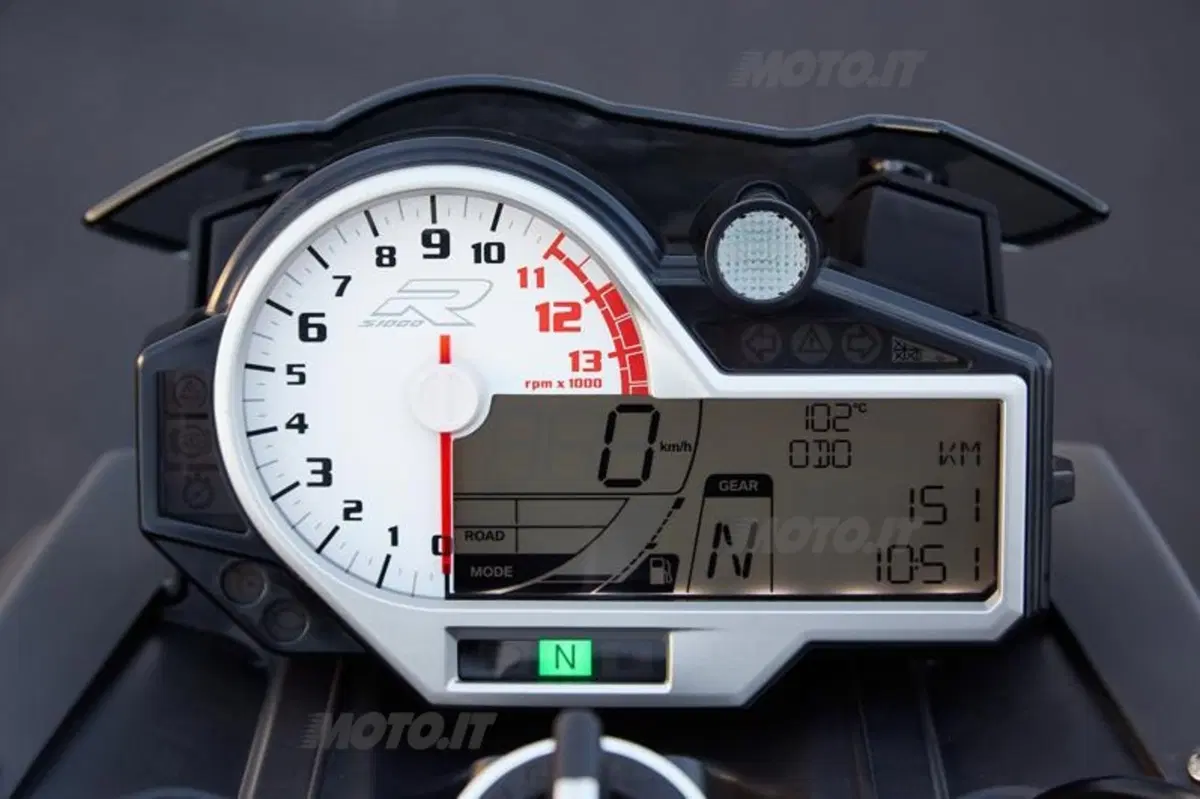 EICMA 2013: BMW S1000R (31)