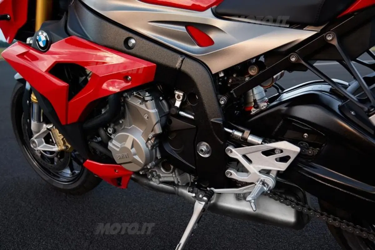 EICMA 2013: BMW S1000R (36)