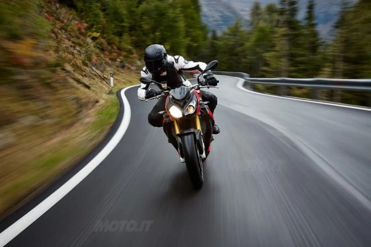EICMA 2013: BMW S1000R (44)