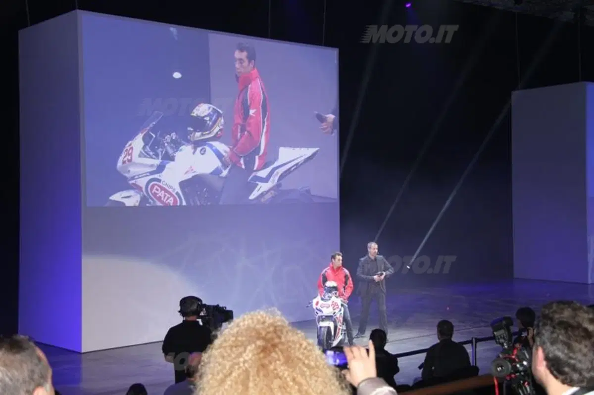 EICMA 2013. Honda CBR1000RR Fireblade