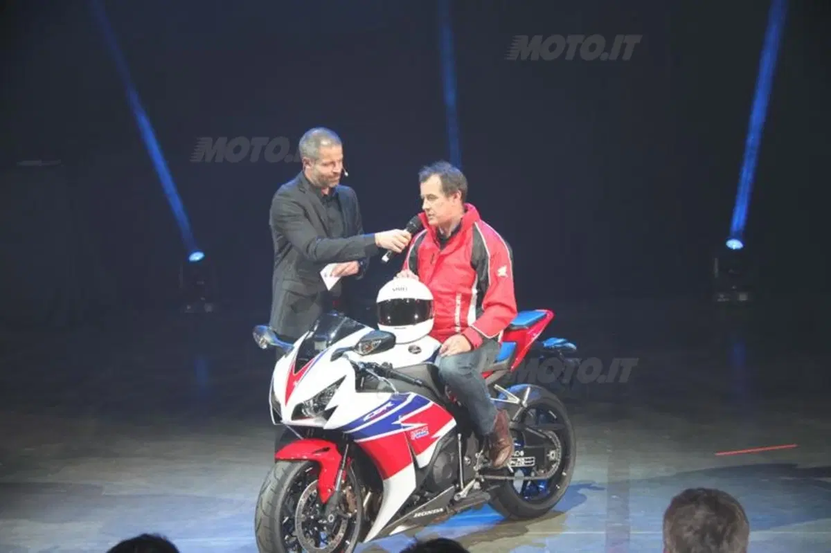 EICMA 2013. Honda CBR1000RR Fireblade (2)