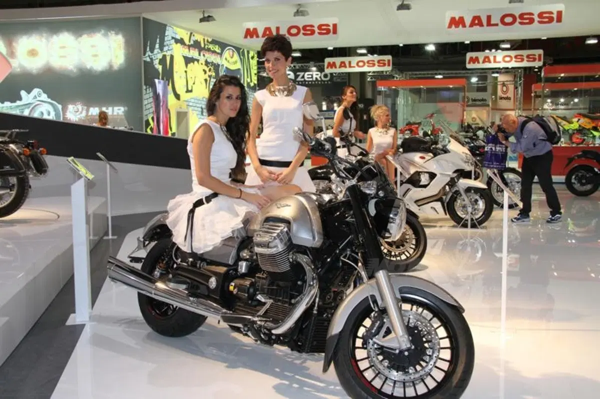 EICMA 2013: Moto Guzzi V7 m.y. 2014 (4)