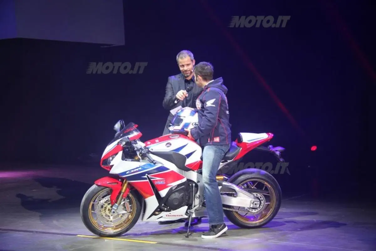 EICMA 2013. Honda CBR1000RR Fireblade SP