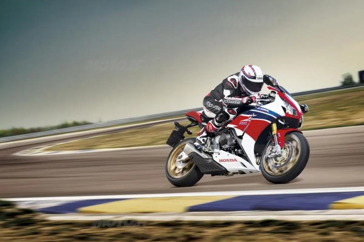 EICMA 2013. Honda CBR1000RR Fireblade SP (7)