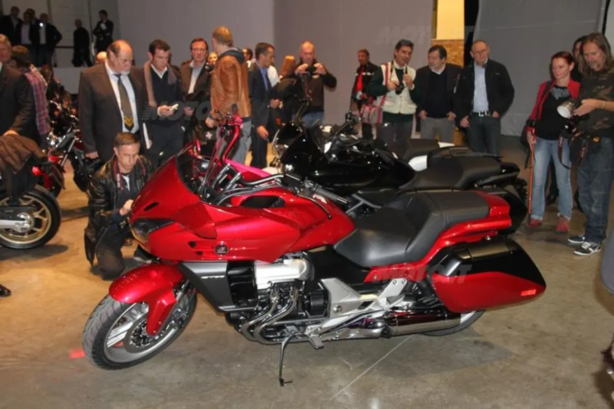 EICMA 2013. Honda CTX1300