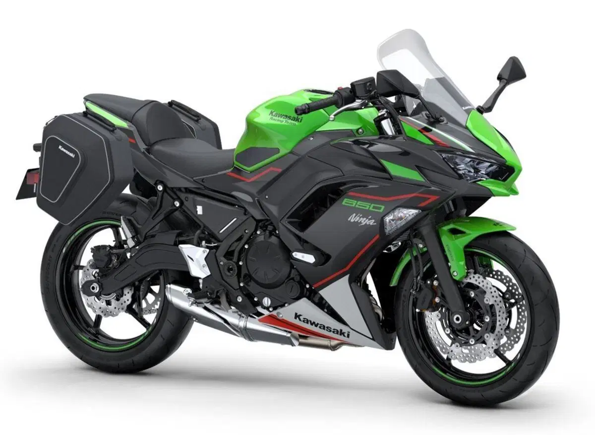 Kawasaki Ninja 650, le nuove colorazione 2022 e la “Performance” (2)