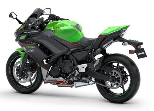 Kawasaki Ninja 650, le nuove colorazioni 2022 e la “Performance” (5)