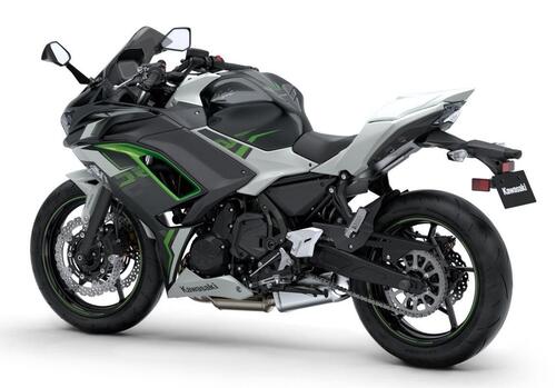 Kawasaki Ninja 650, le nuove colorazioni 2022 e la “Performance” (8)