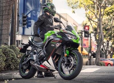 Kawasaki Ninja 650, le nuove colorazioni 2022 e la &ldquo;Performance&rdquo;