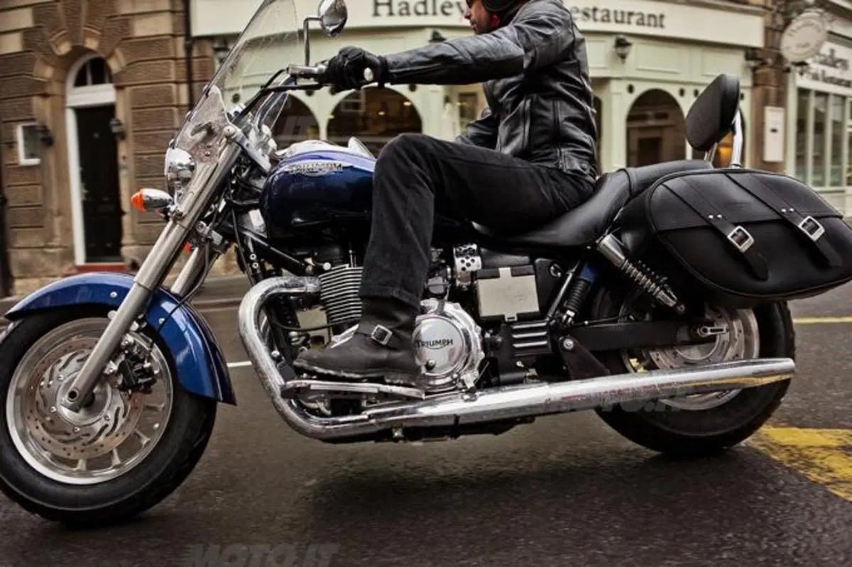 EICMA 2013. Triumph America e America LT (14)