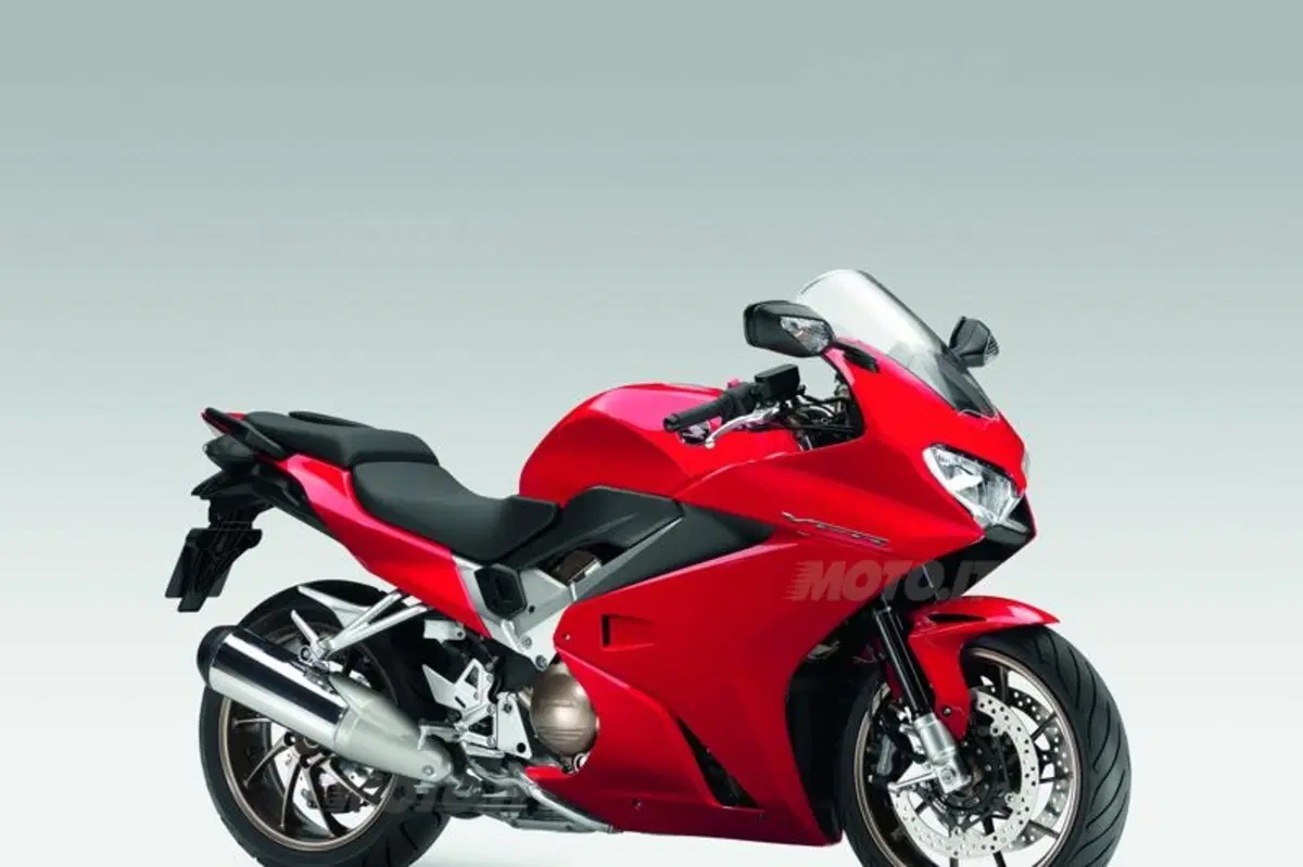 EICMA 2013. Honda VFR800F 2014 (5)