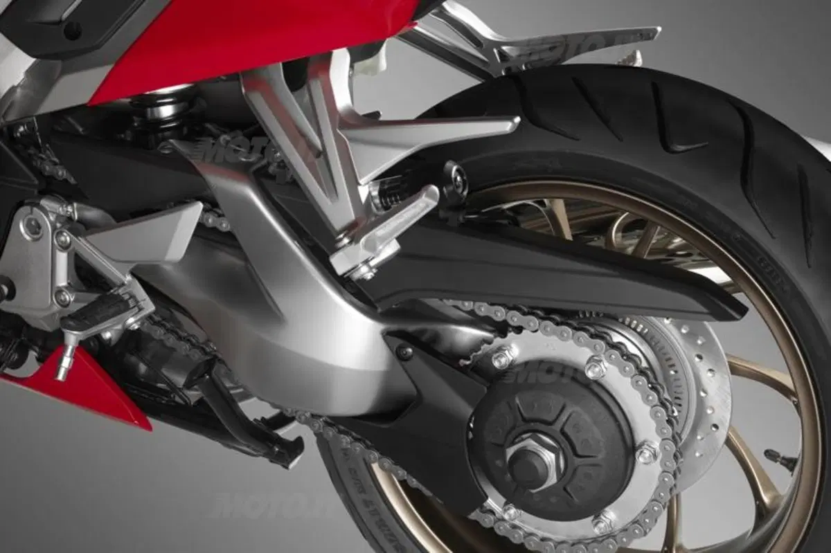EICMA 2013. Honda VFR800F 2014 (8)