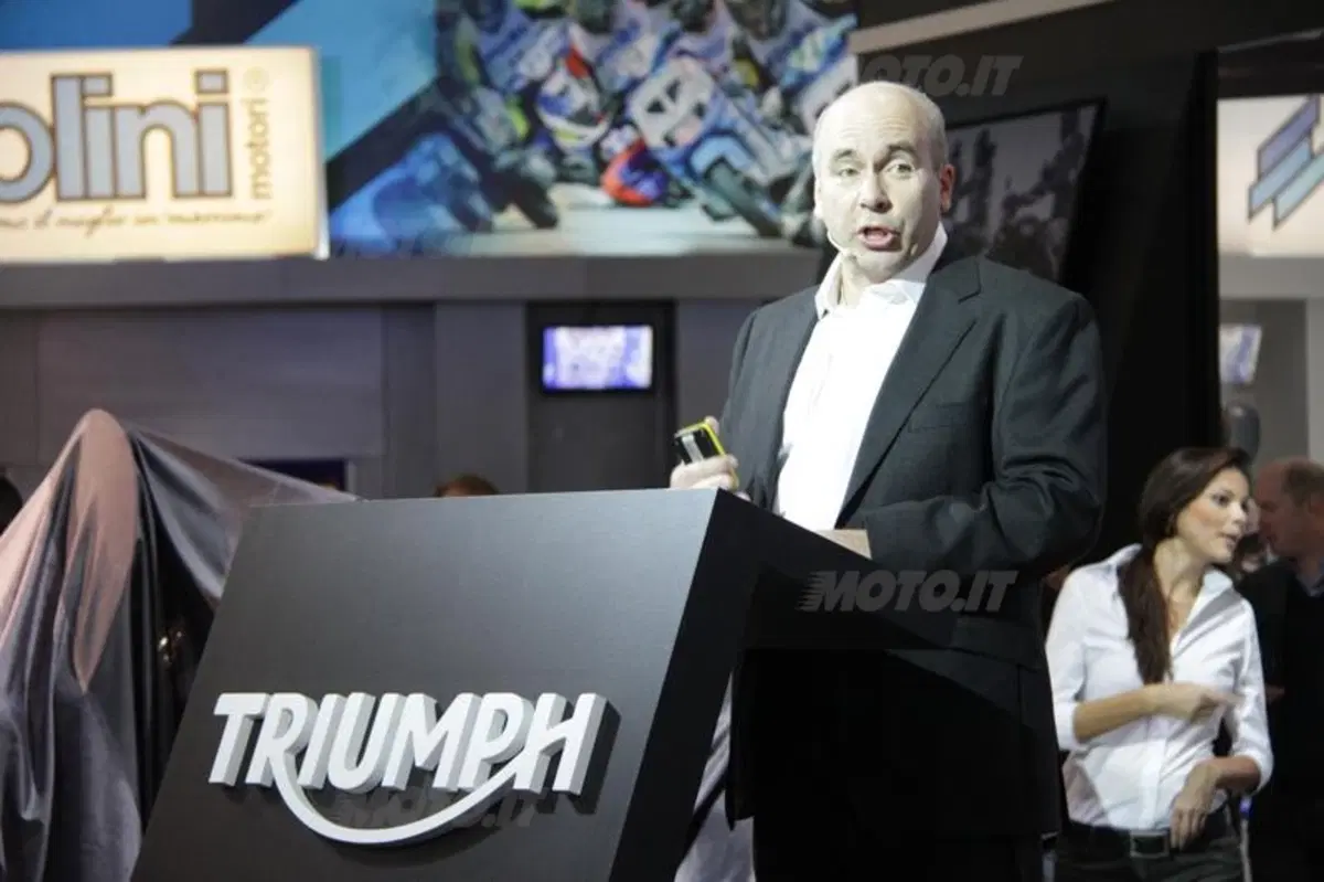 EICMA 2013: Triumph Thunderbird Commander e LT